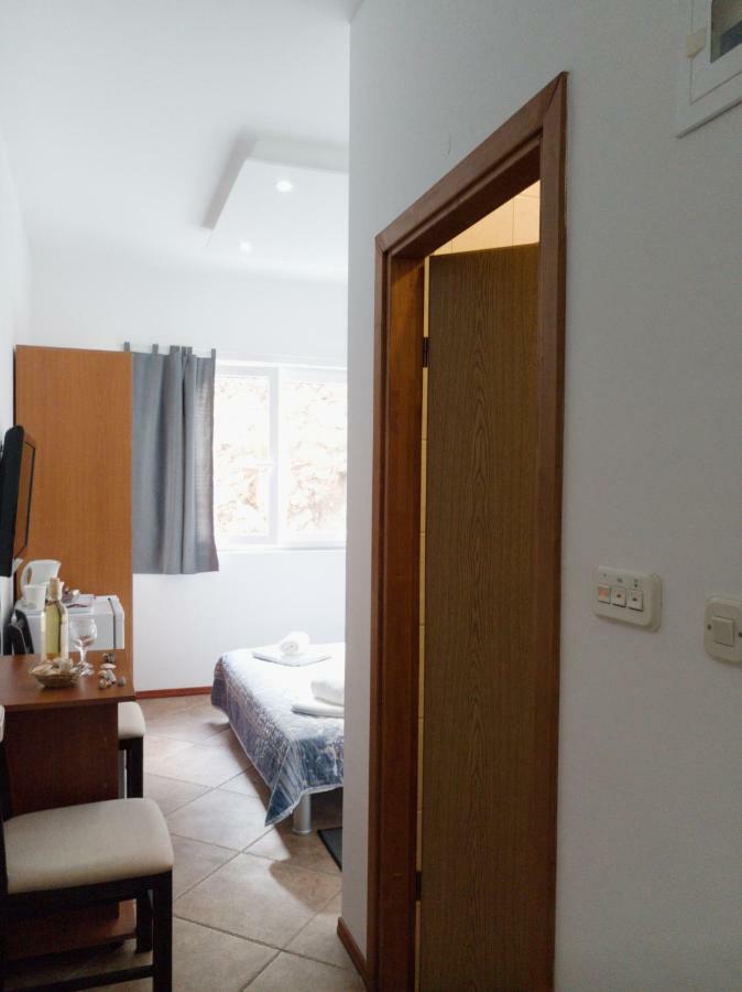 Kiara Room - Self Check In Mokošica Buitenkant foto